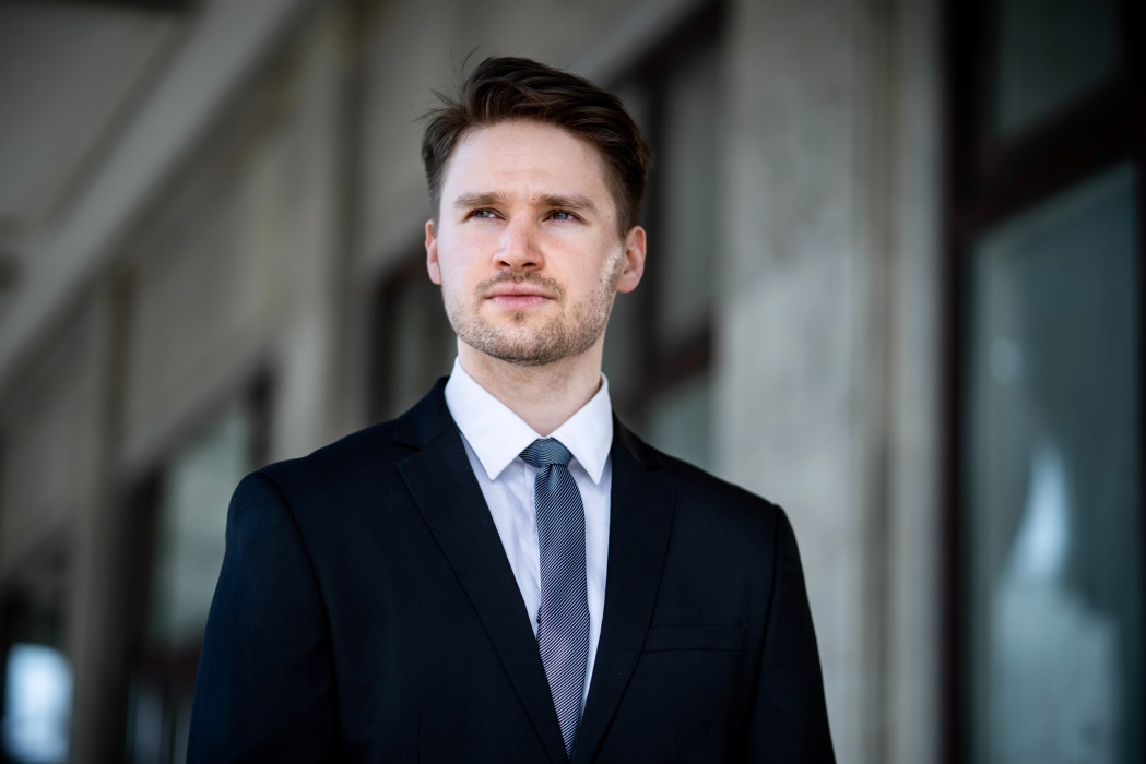 © Gregory B. Waldis 2021