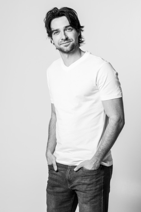 © ImCasten - Nicole Mantello 2022