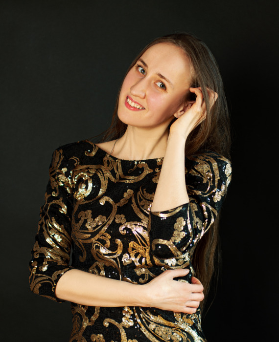 © Angelika Zvonik