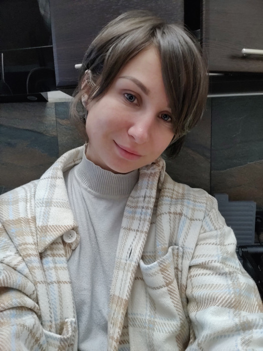 © Home selfie