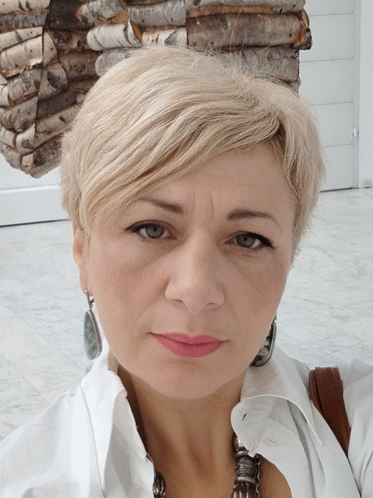 © Kozhukharova Olena