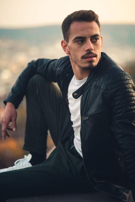 © Lukas Amores 2022