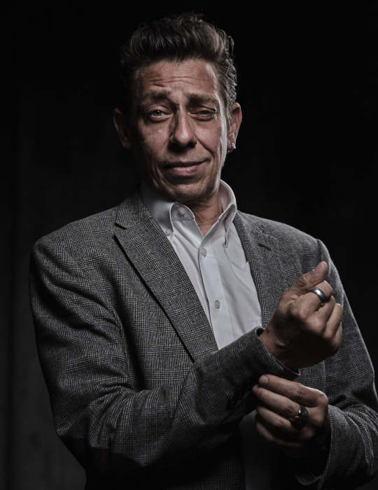 © Oz John Tekson