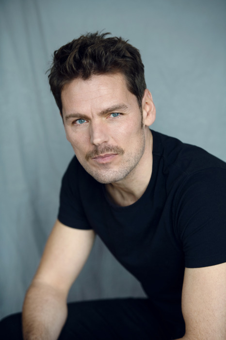 © Jeanne Degraa 2024