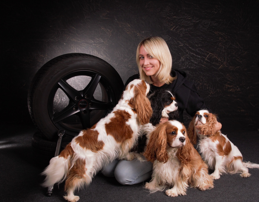 © Nadine Redlich November, 2022