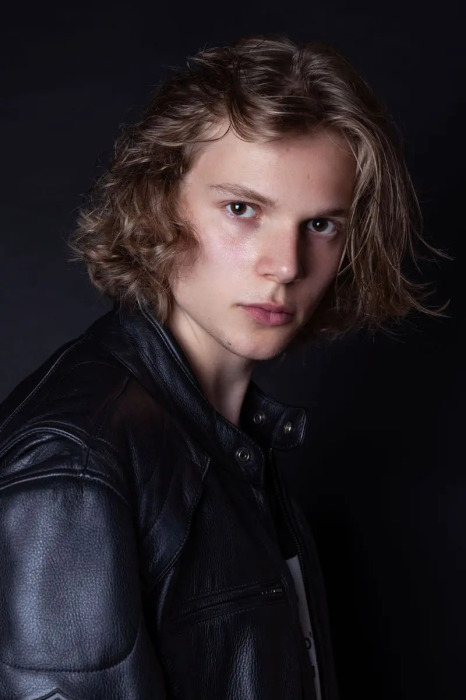 © Sterling Mills 2024