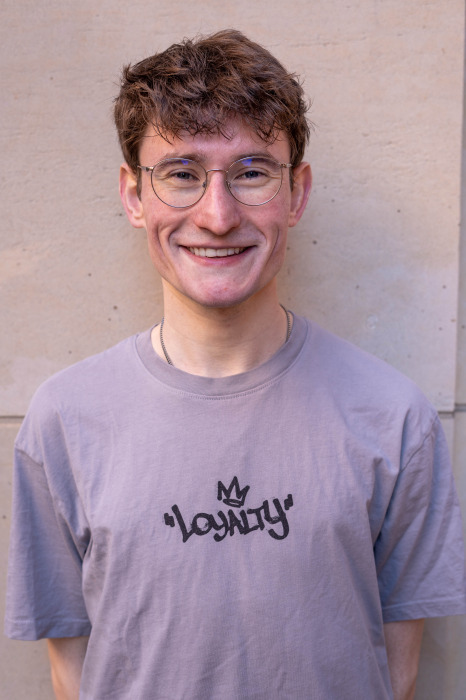 © ©Yair Stolik 2025