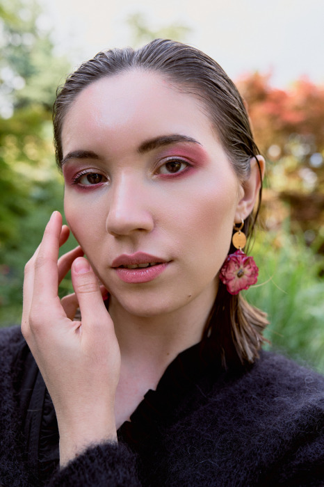 © Polina Kariuk (@beanatu.re) 2025