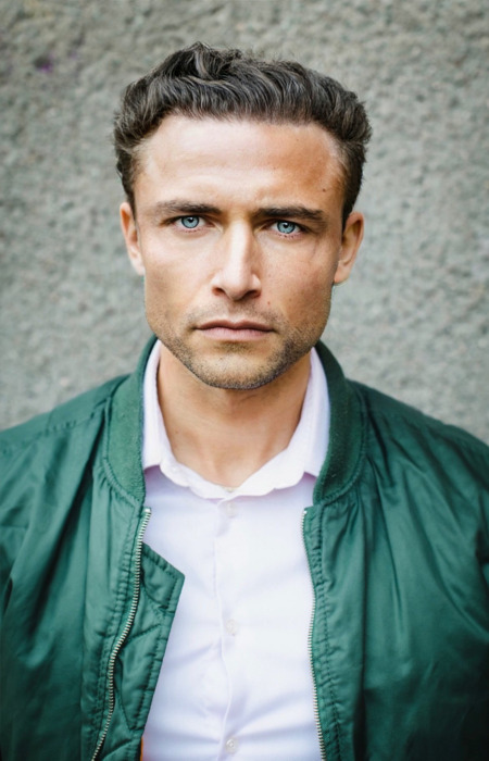 © Lorre Michell - Headshot 2026